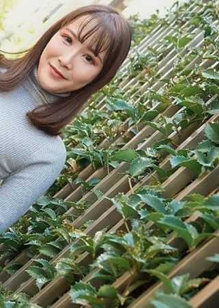 ニットワンピが卑猥に见える美熟女の诱惑