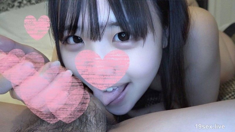 【個人拍攝】首次拍攝☆直到最近還是處女！18歲女大生☆盡情享受她的身體♥手淫口交都很擅長♥極度興奮的內射♥附特典